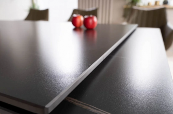 Stalas GENESIS + Kėdės AZALIA